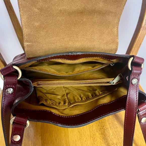 Patricia Nash Like New Burgundy Embossed Shoulder Bag - Picture 8 of 9